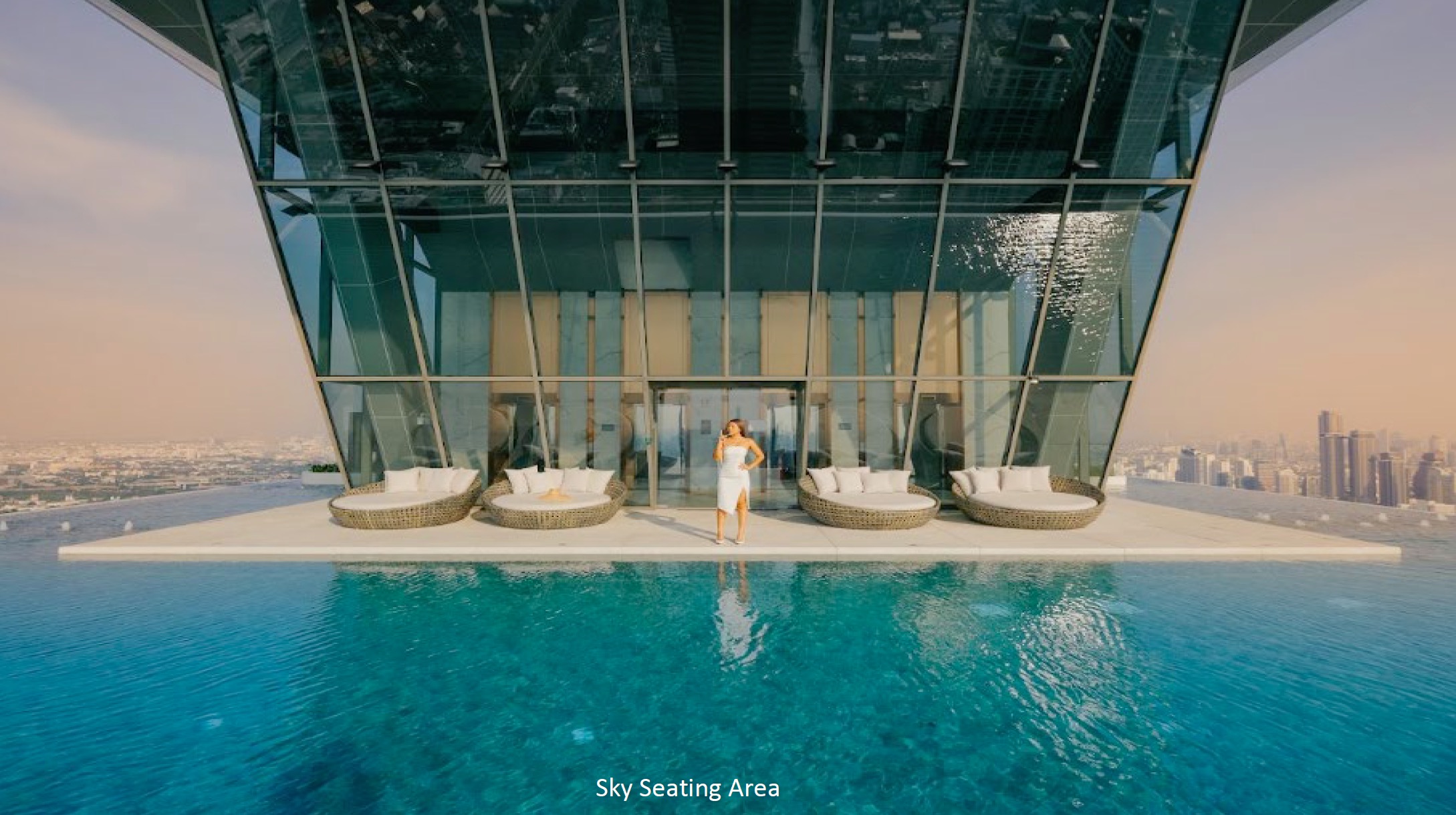 Cloud Thonglor Phetchaburi – Sky Sitting Area