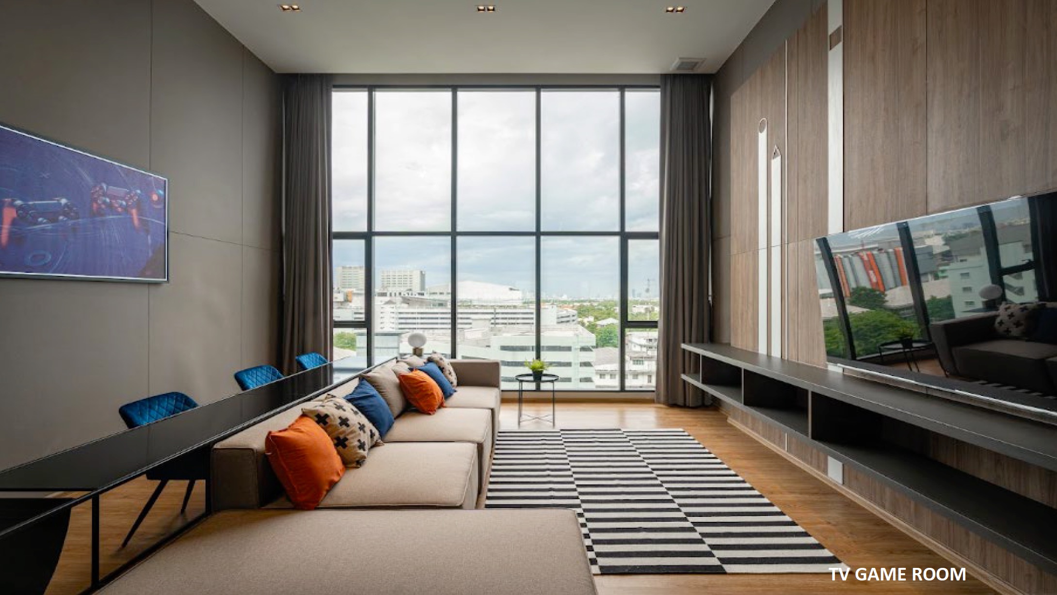 The Livin Phetkasem – TV Games Room