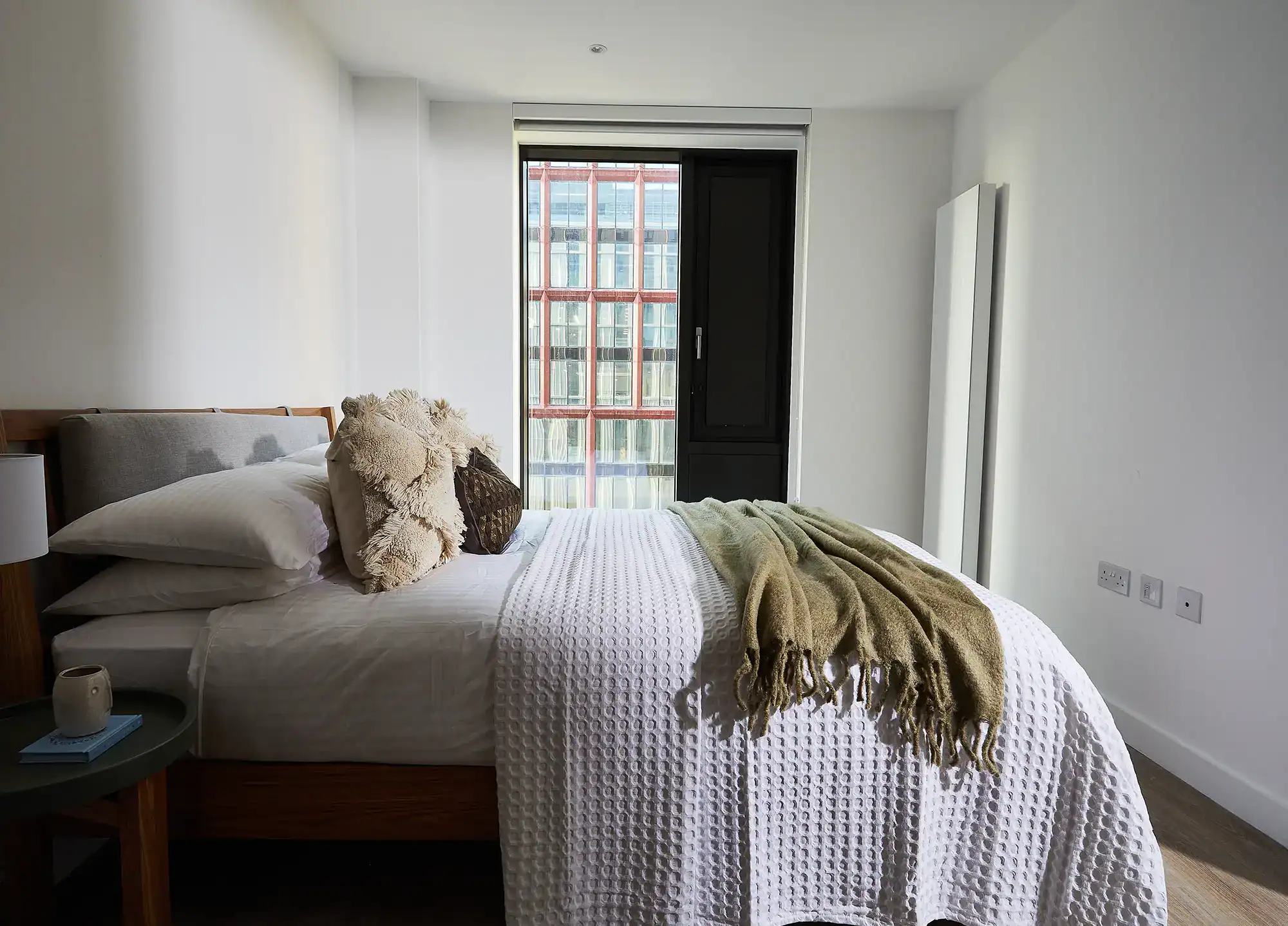 Vita Living Cirlce Square Bed