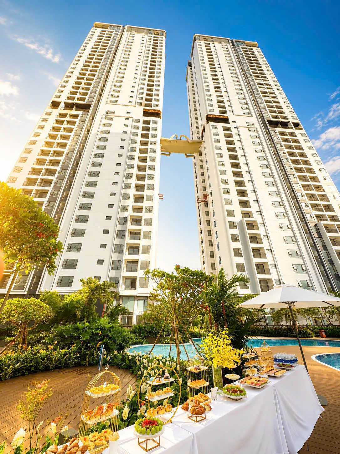Green Skyline luxury high rise towers