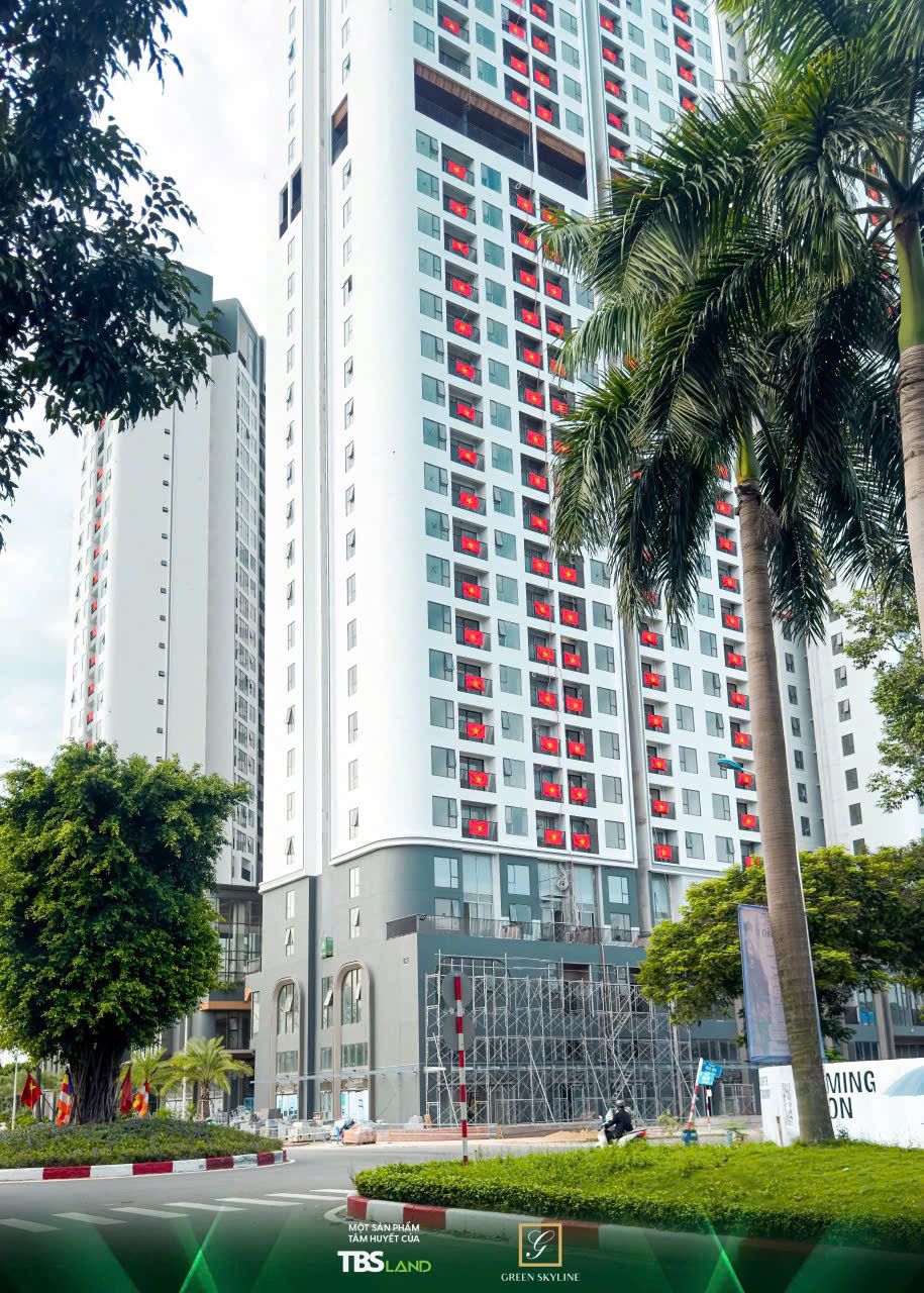 Green Skyline high rise apartment exterior
